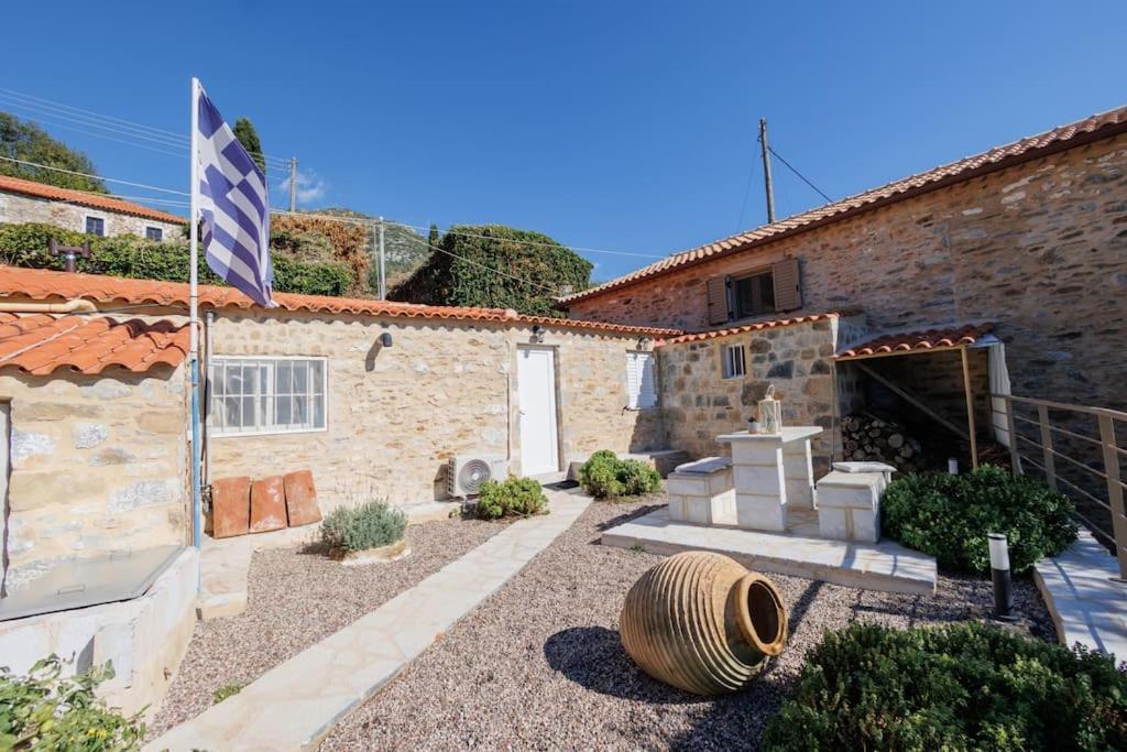 Villa Somatiana- Traditional Stone House , West Mani Thalamai Екстер'єр фото