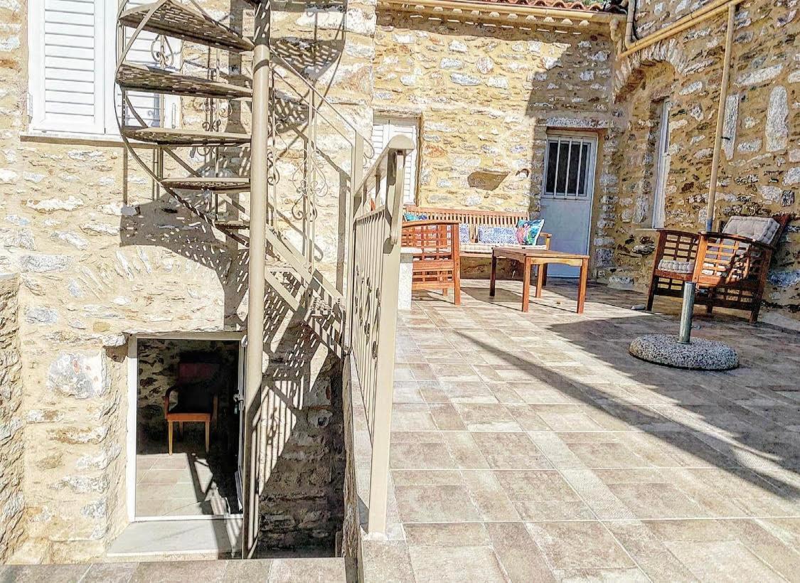 Villa Somatiana- Traditional Stone House , West Mani Thalamai Екстер'єр фото